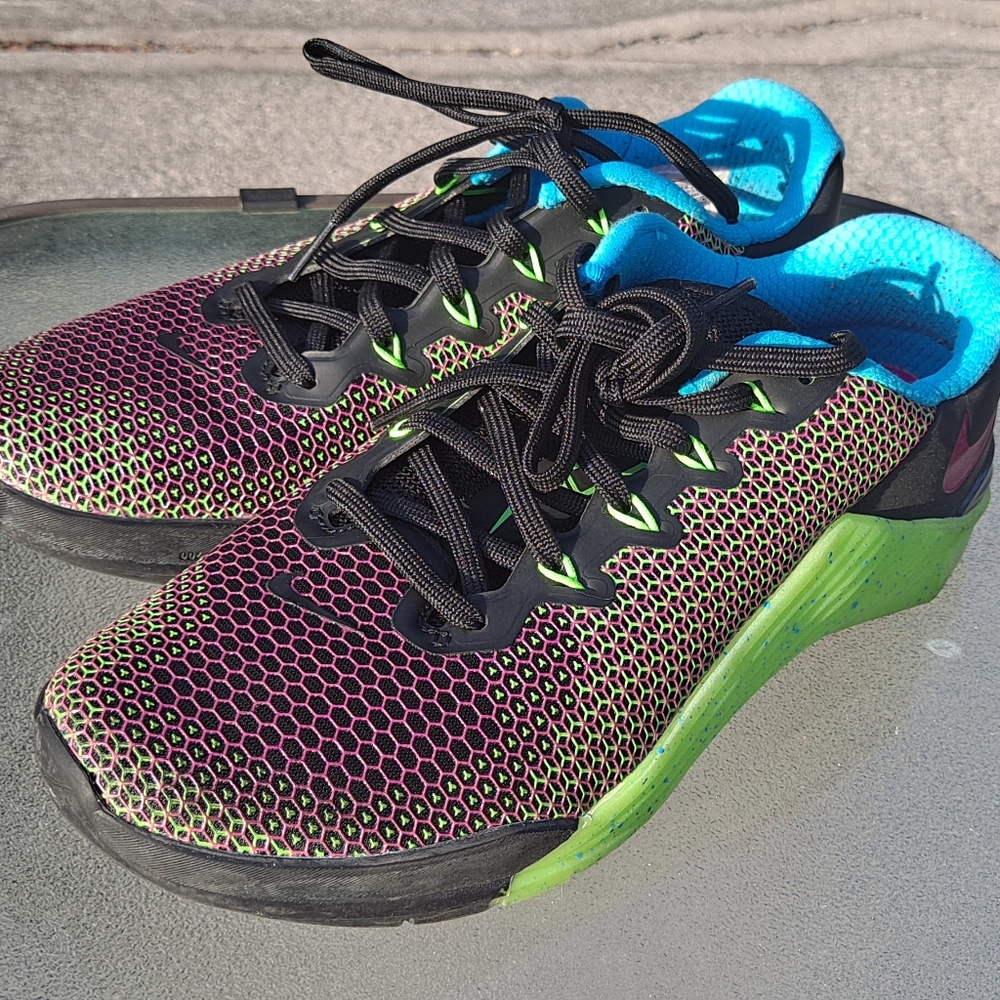 Nike Metcon 5 AMP women's training shoe neon